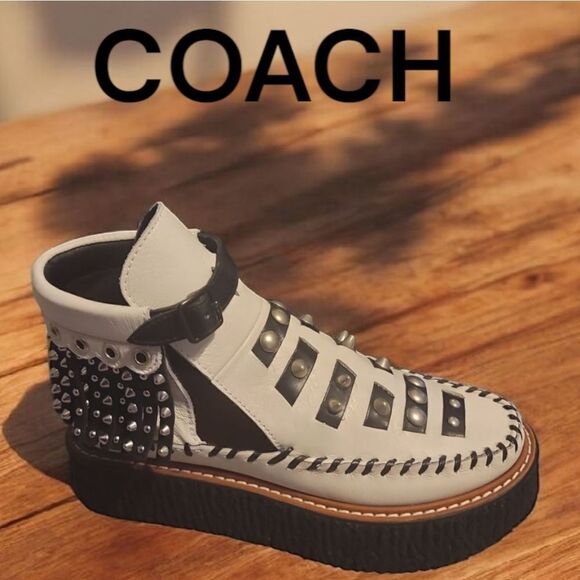 COACH Roccasin Cut Out Bootie Sz 5B Like NEW CONDITION - Picture 4 of 11